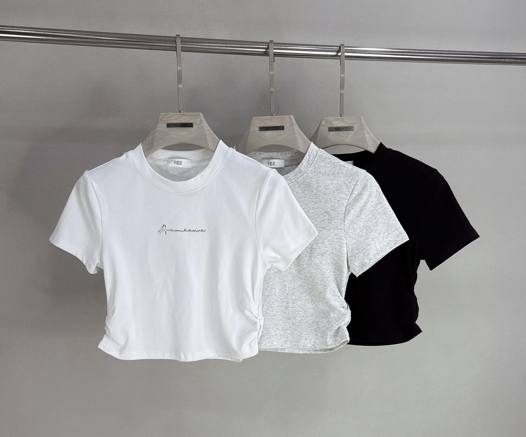 燙銀草寫側抓皺棉質衣