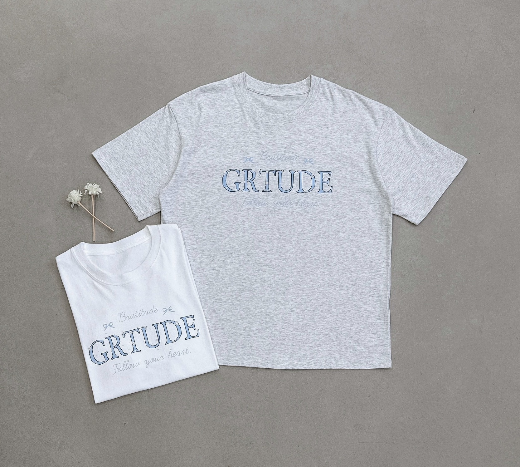 藍字GRTUDE蝴蝶結英文棉質衣