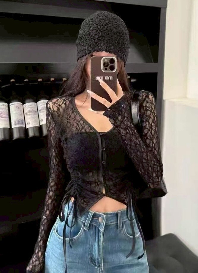 側抽繩排釦蕾絲衣+小可愛