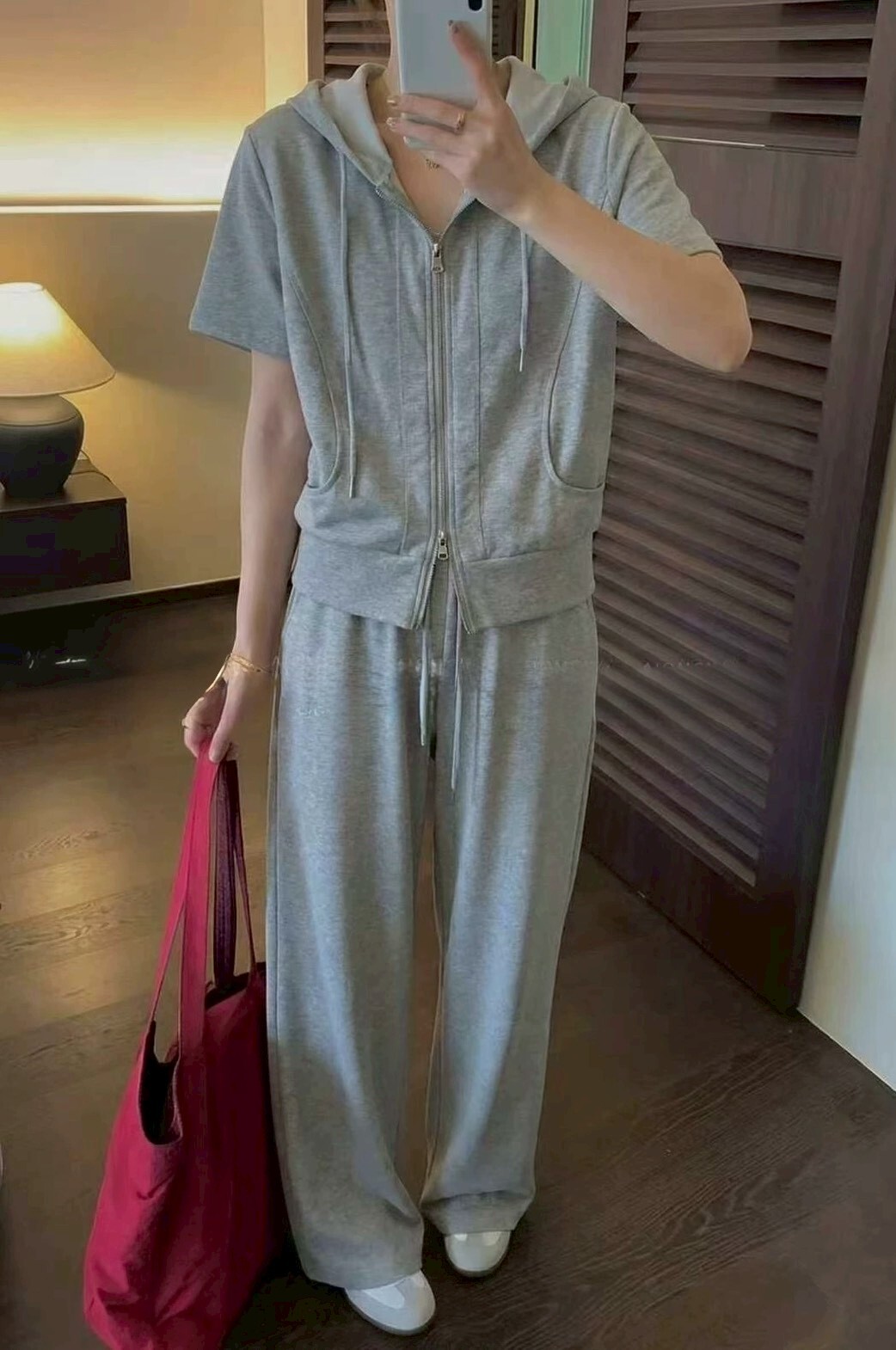 腰線拉鍊連帽外套+棉質寬褲