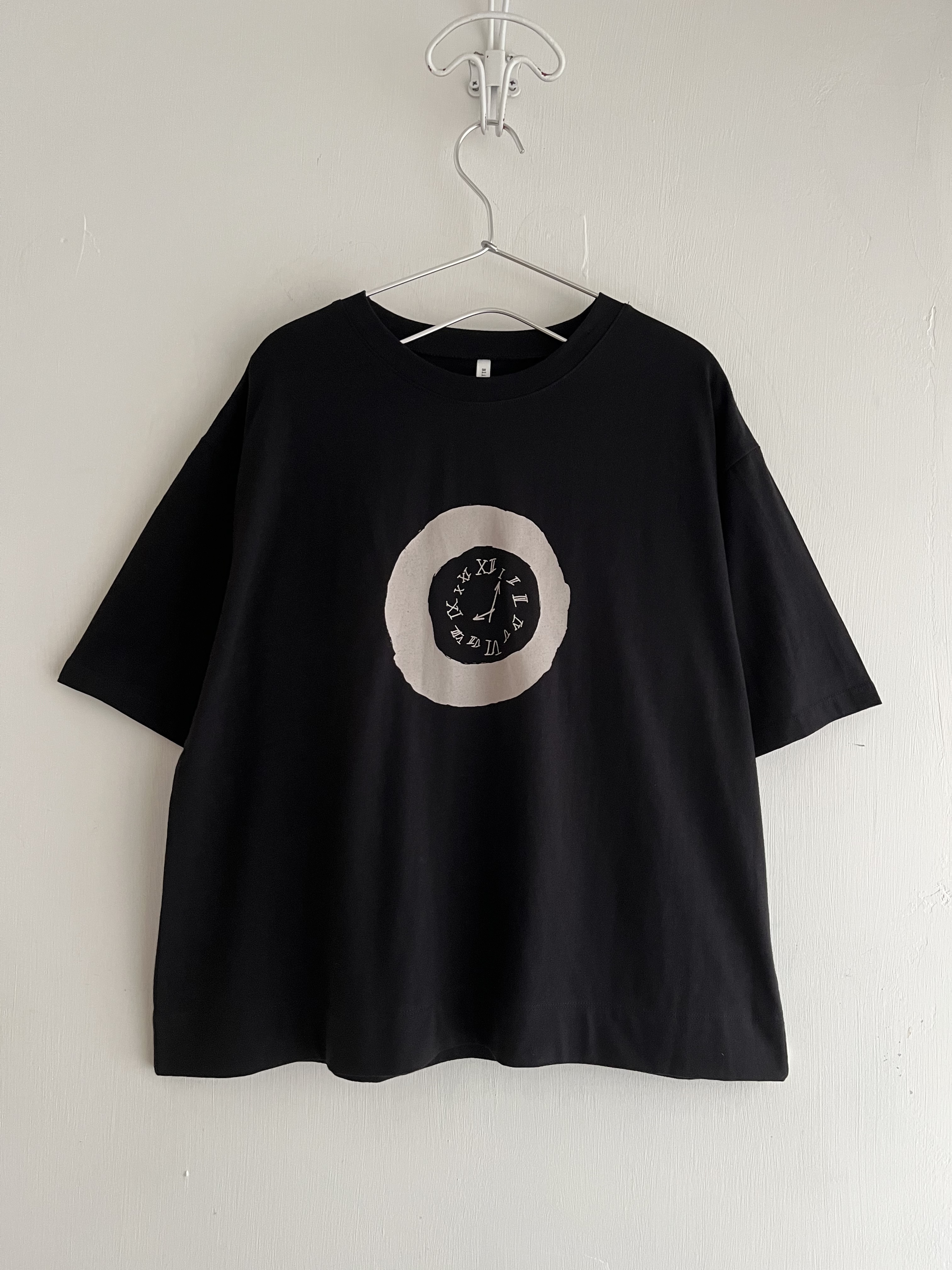 Bliss bunch黑色圓領tee