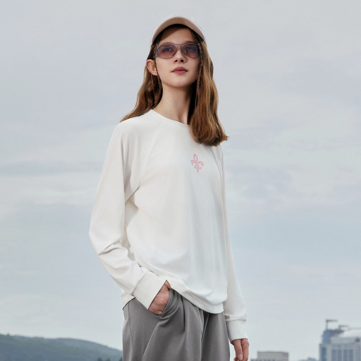 女裝鳶尾花LOGO吸汗速乾寬鬆長袖T裇