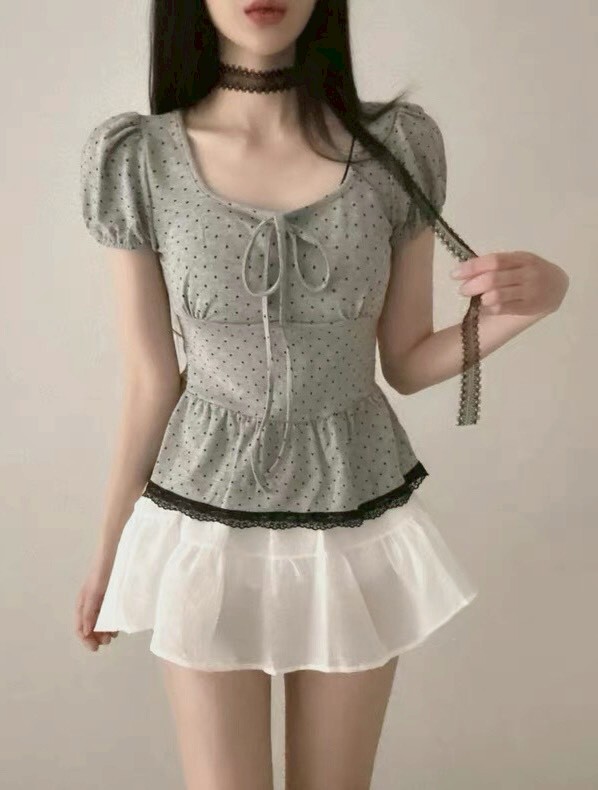 蕾絲繞脖+點點蕾絲蛋糕棉質衣
