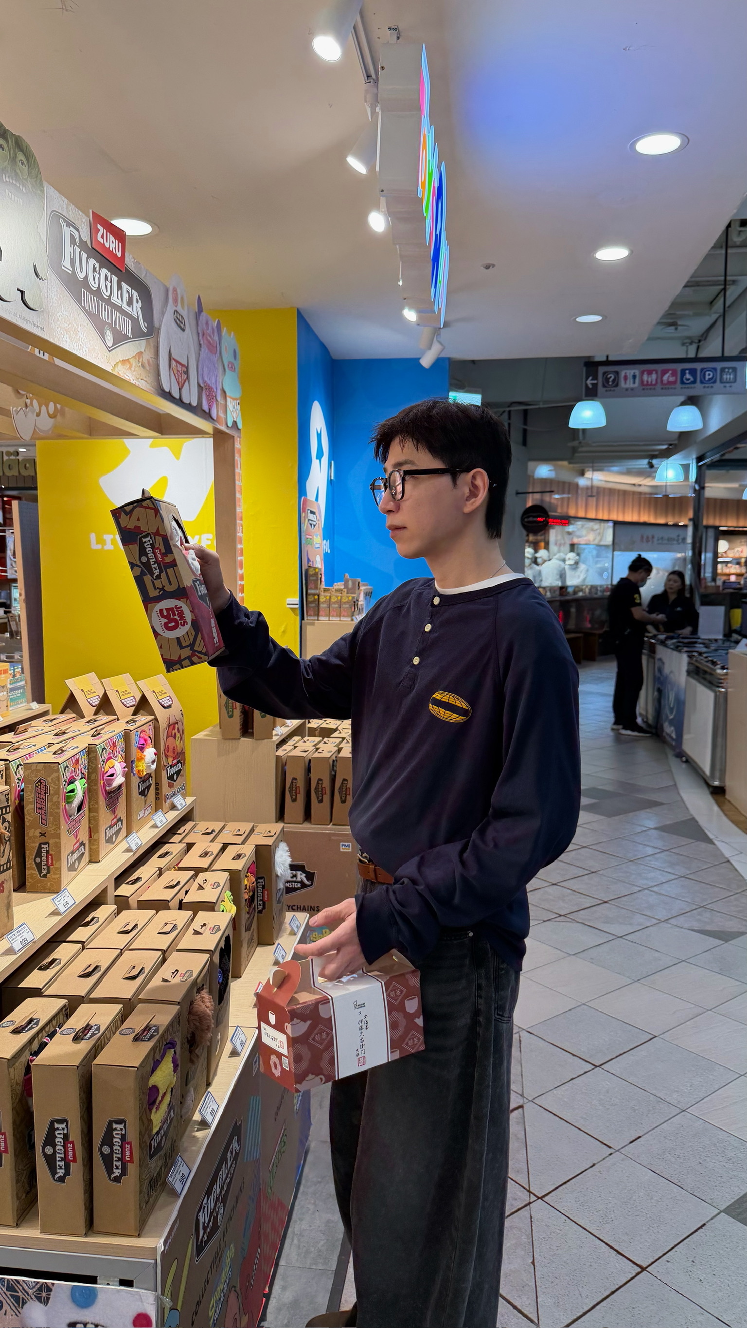 Paragraph圓領排扣刺繡T shirt