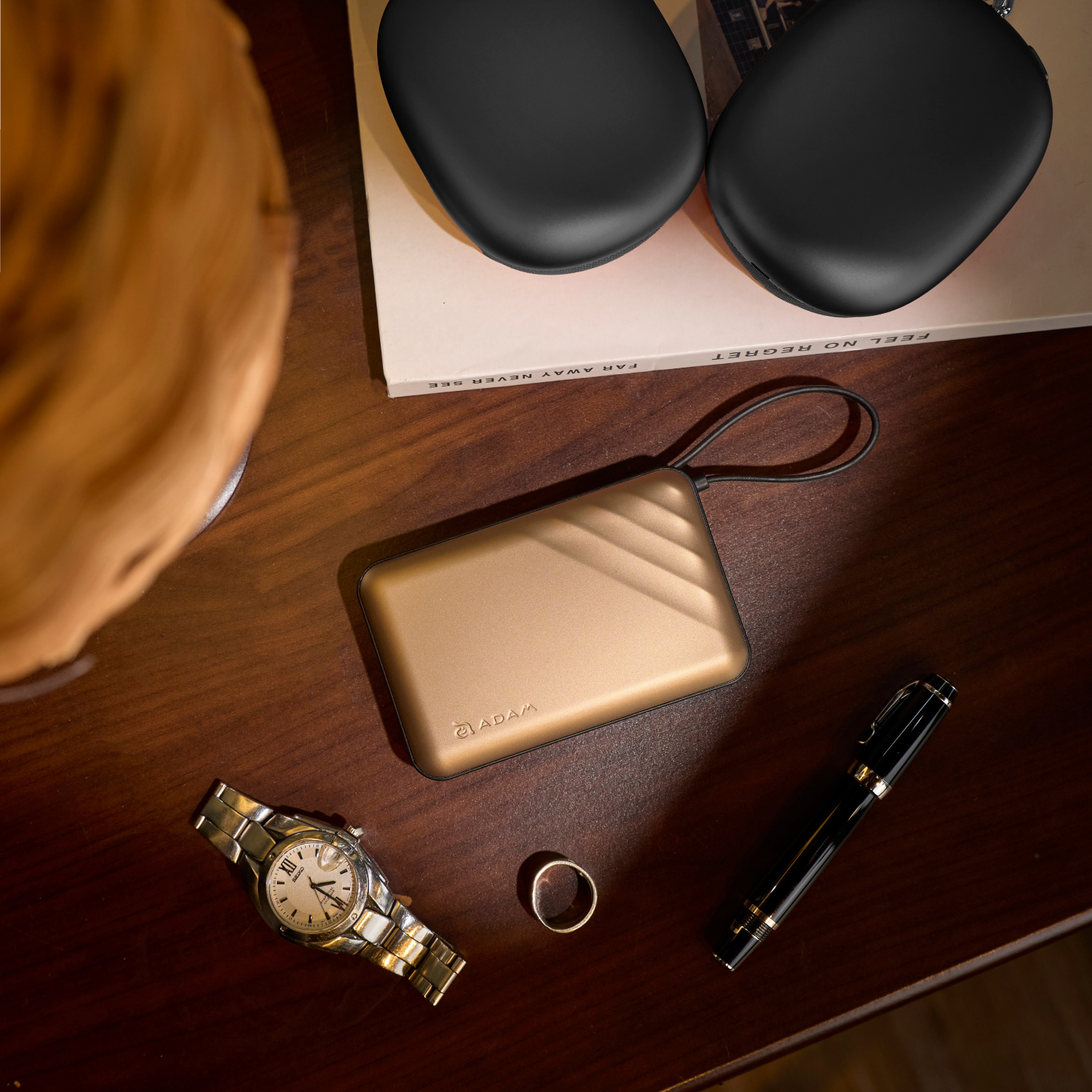 VIONTA GQ2 Qi2 Power Bank with Built-In Cable