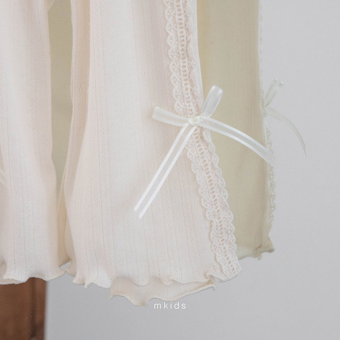 正韓夏mkids 三色軟綿蕾絲拼接喇叭褲