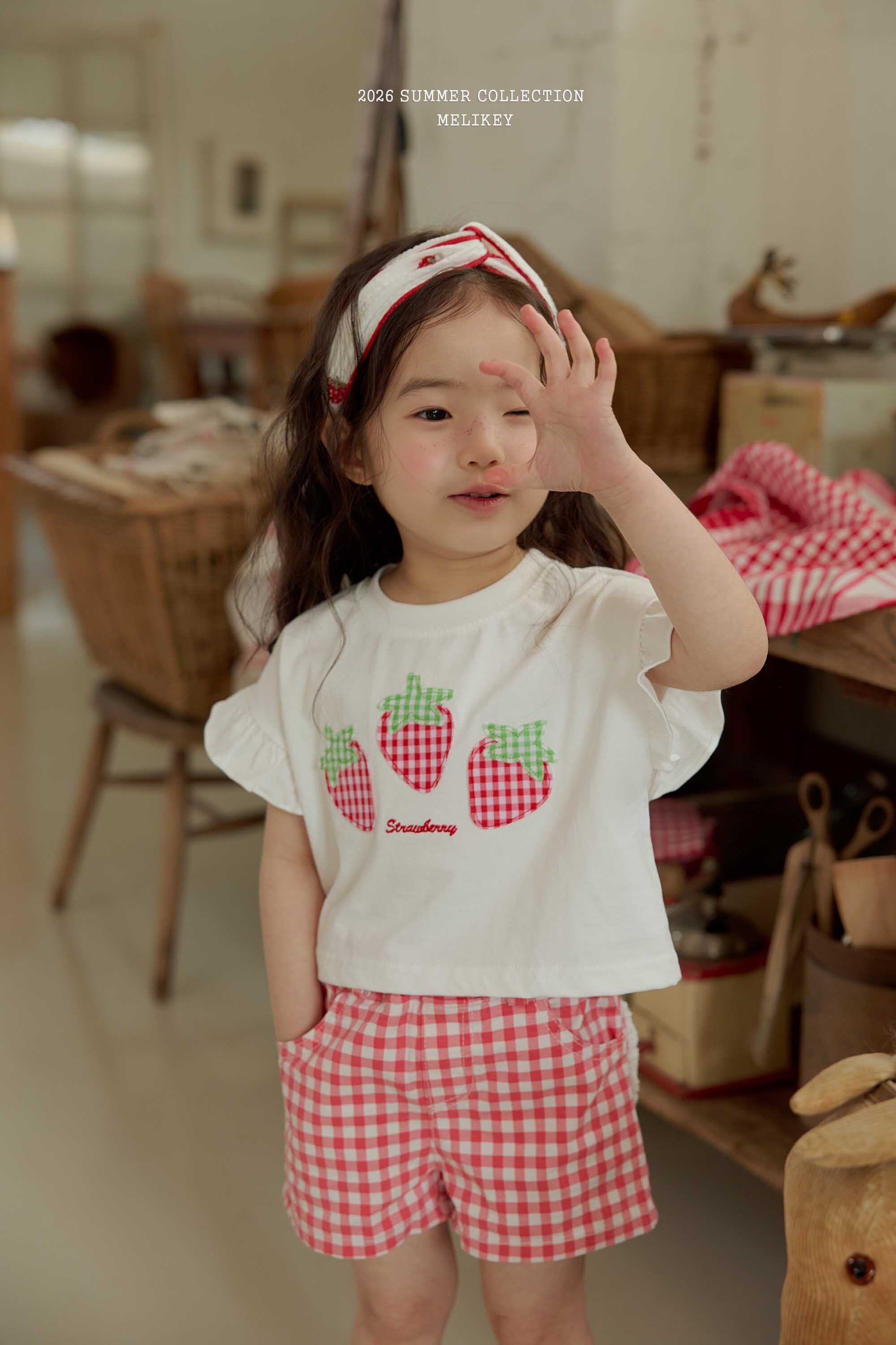 三顆草莓去野餐