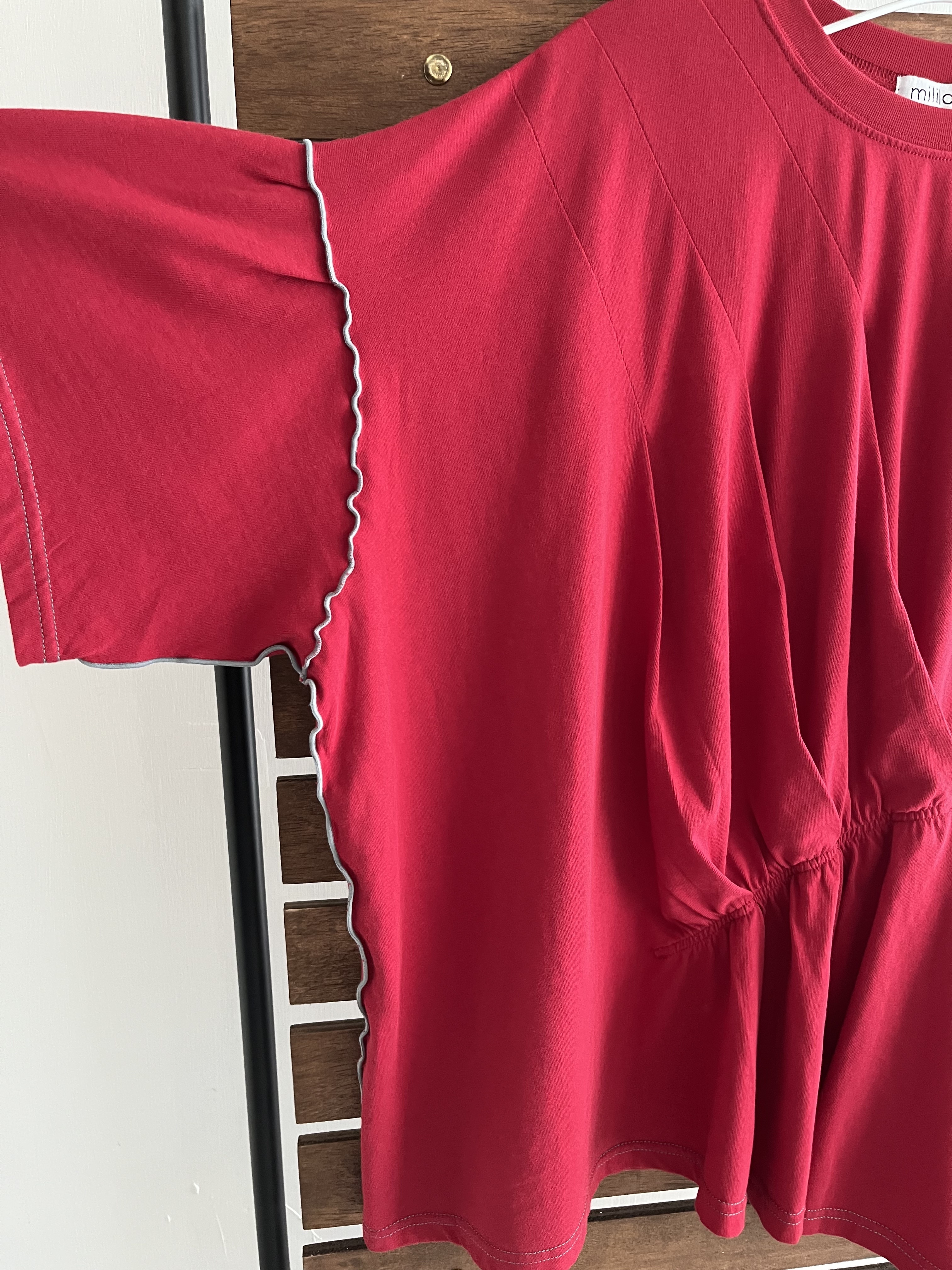 mililopiulu紅色圓領top
