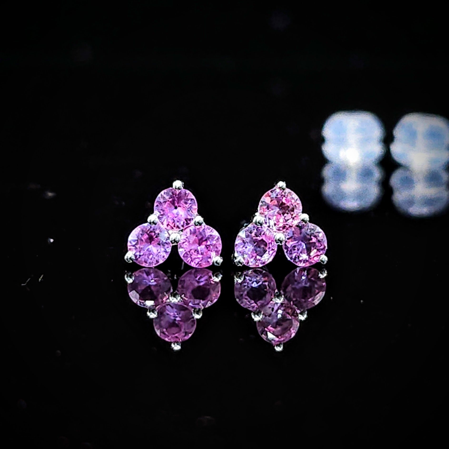 全新18K白金74份粉紅藍寶石耳環