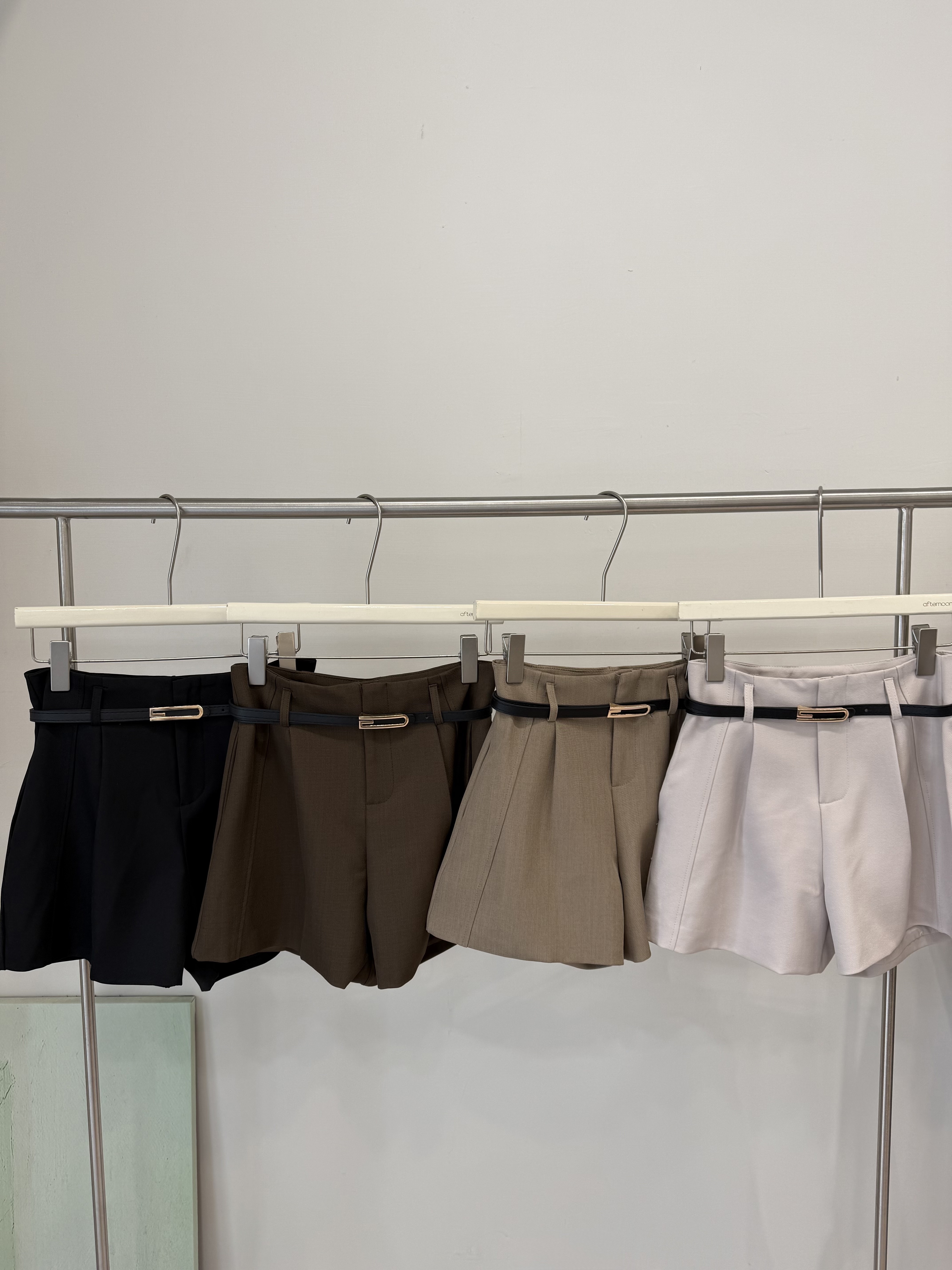 253 附皮帶西裝短褲