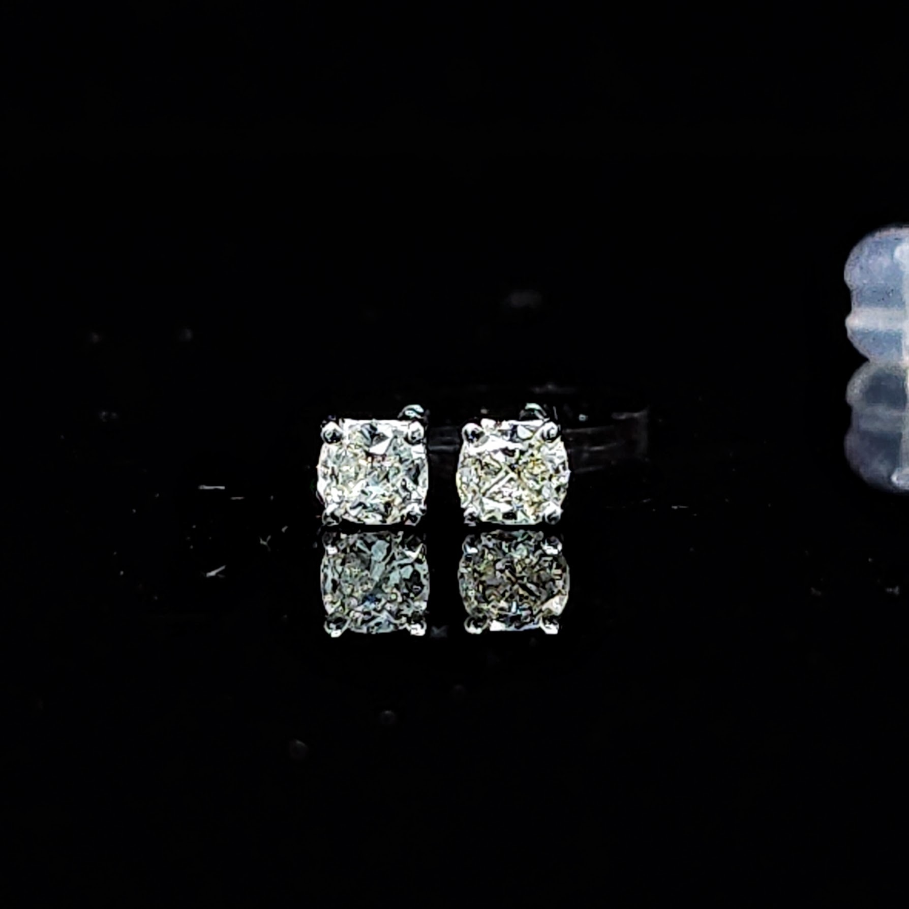 全新18K白金【主石33份方形鑽石】耳環