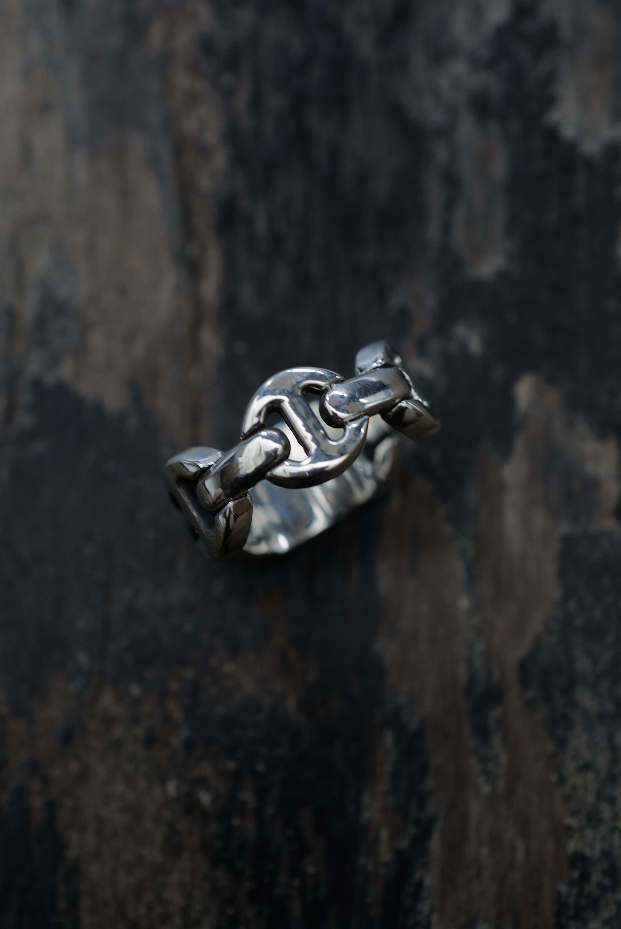 HB005M-Monogram Classic Tri-link Ring