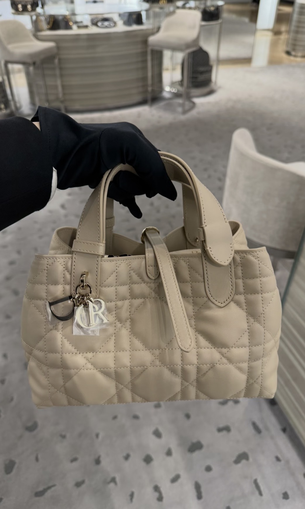 Dior Toujours 手袋 小號 淡米色