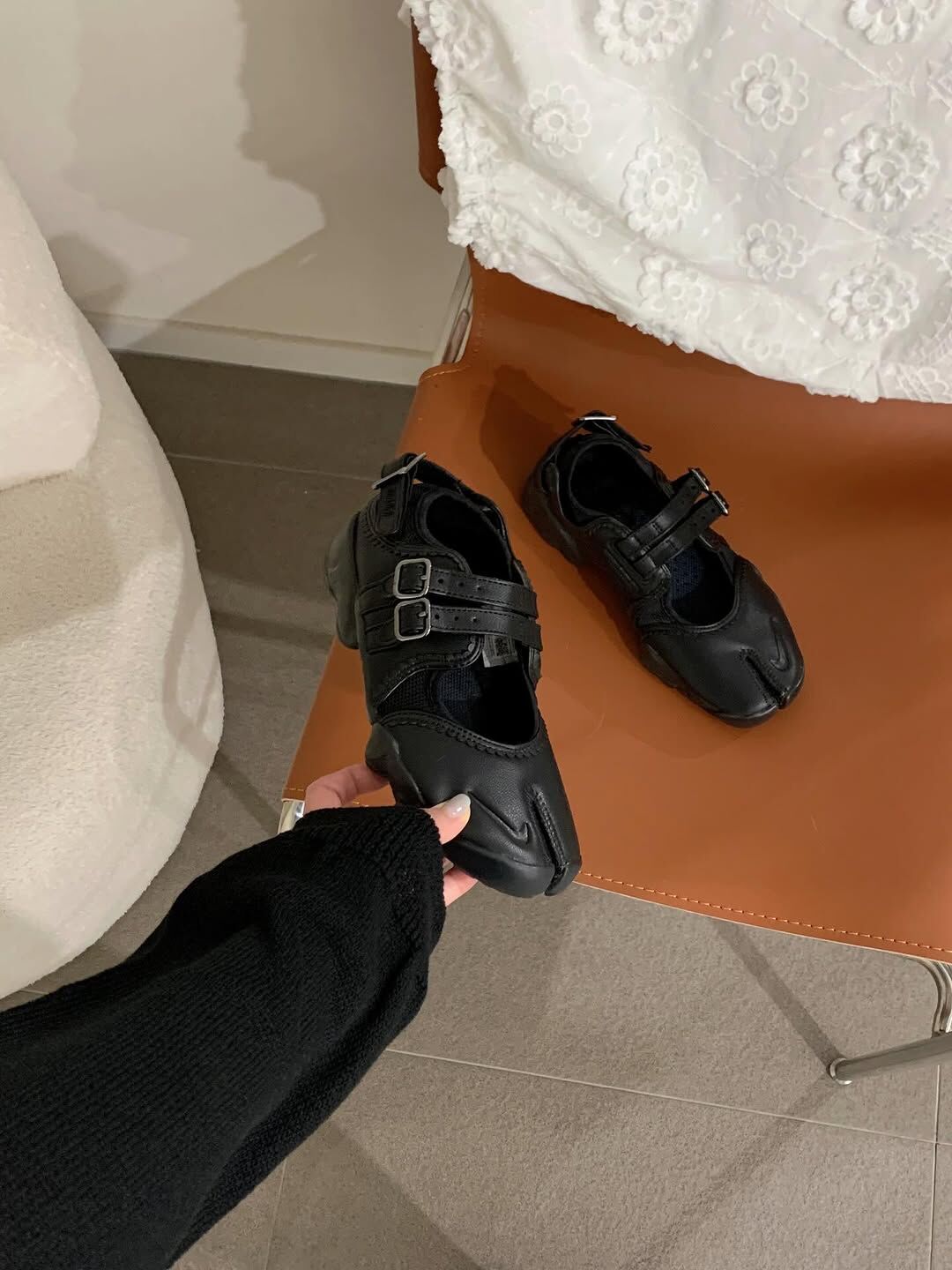 NIKE AIR RIFT BREATHE 全黑 黑武士 皮革 花邊 忍者鞋 分趾鞋 涼鞋 女鞋 IB8881-001 / 調貨