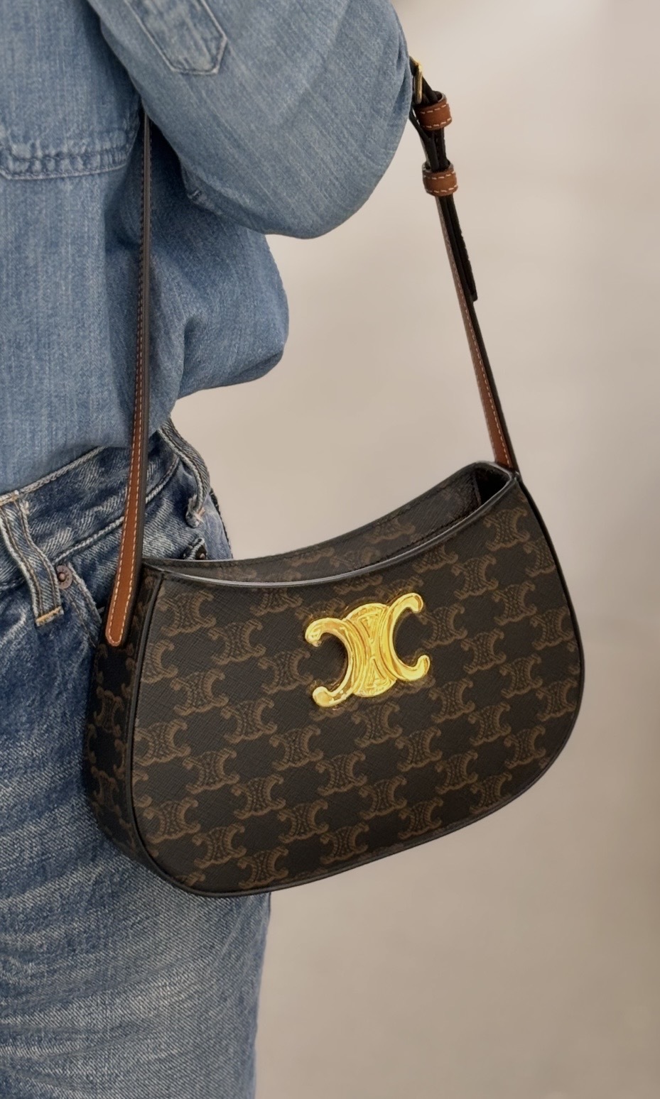 Celine Tilly中號 棕褐色