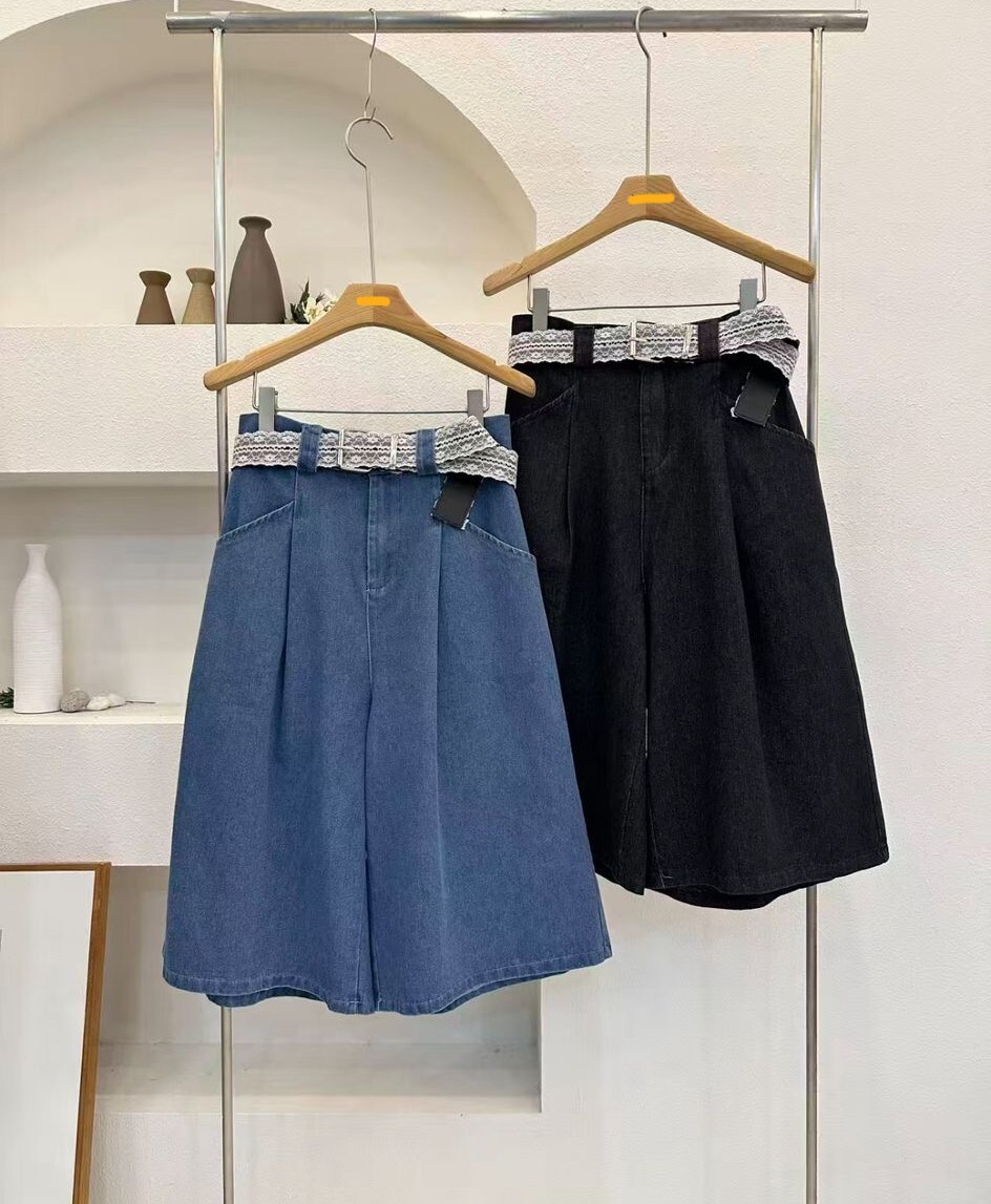 BM03  褲 腰26-31HIP 48  長25 $409 (一口價)