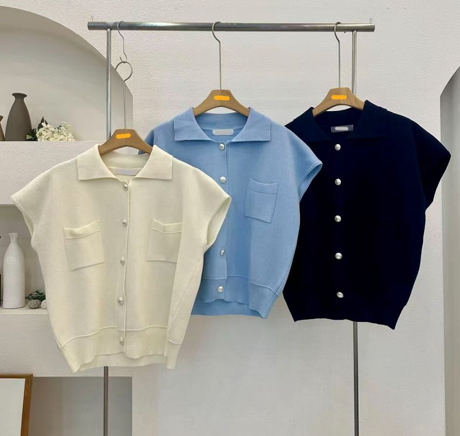 BM22 胸42 長20 $399 (一口價)