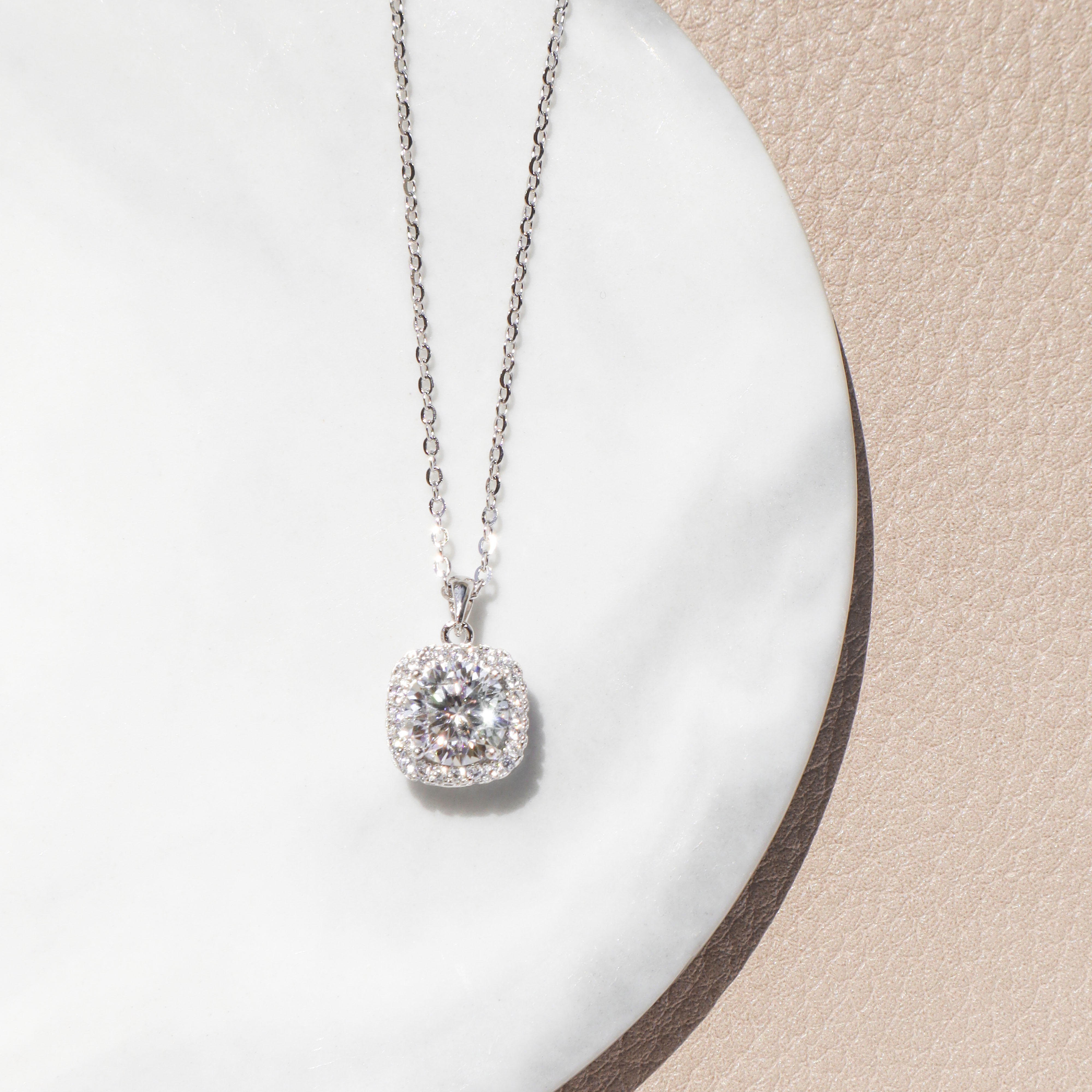 Silver/小方鑽．莫桑石項鍊