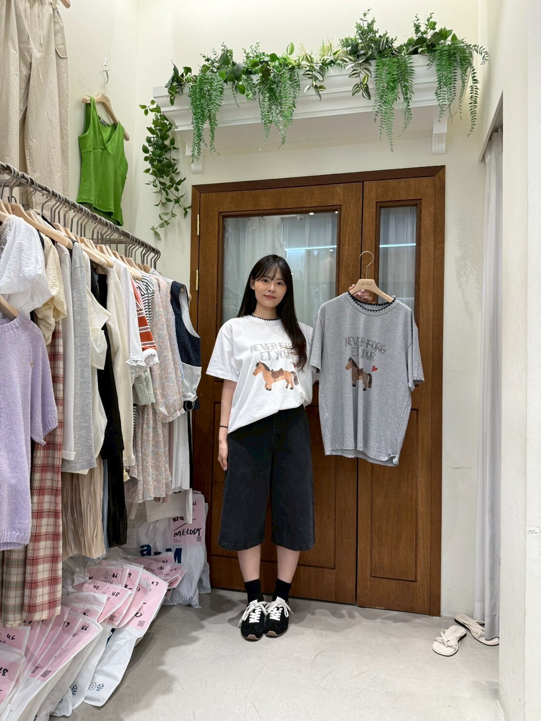 OM6057 短腳小馬圖案Tee