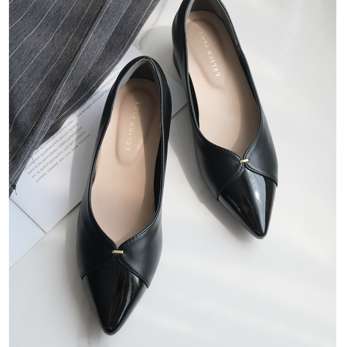 成熟溫柔 尖頭V型切割金飾跟鞋【CX3068】