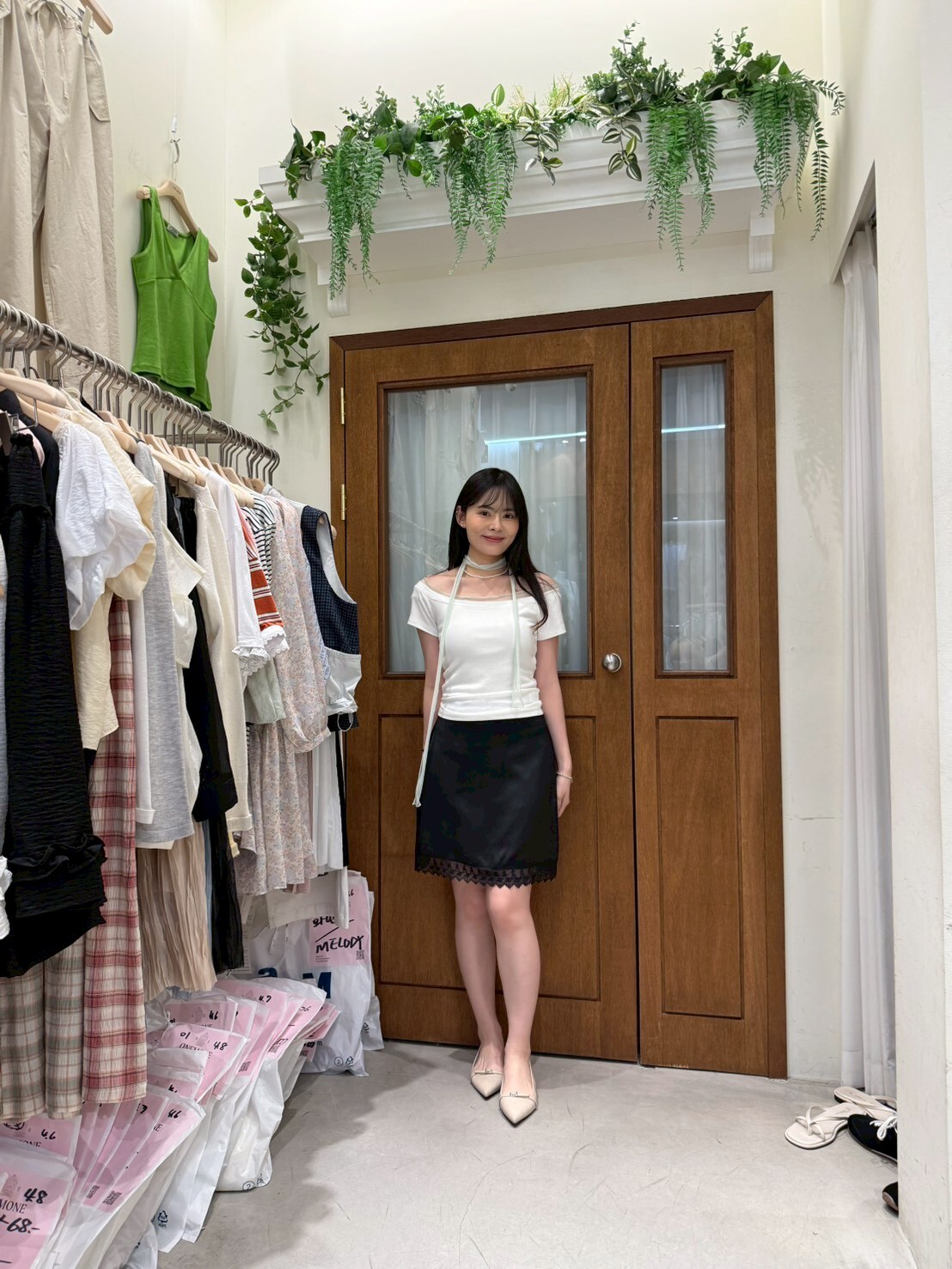 OM6002 蕾絲裙邊中長裙