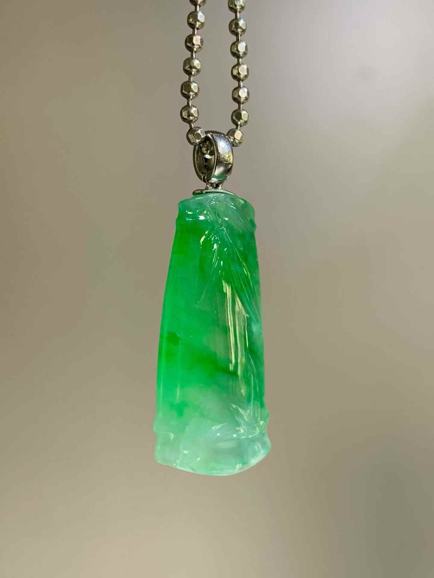 326370 翡翠竹節牌吊墜