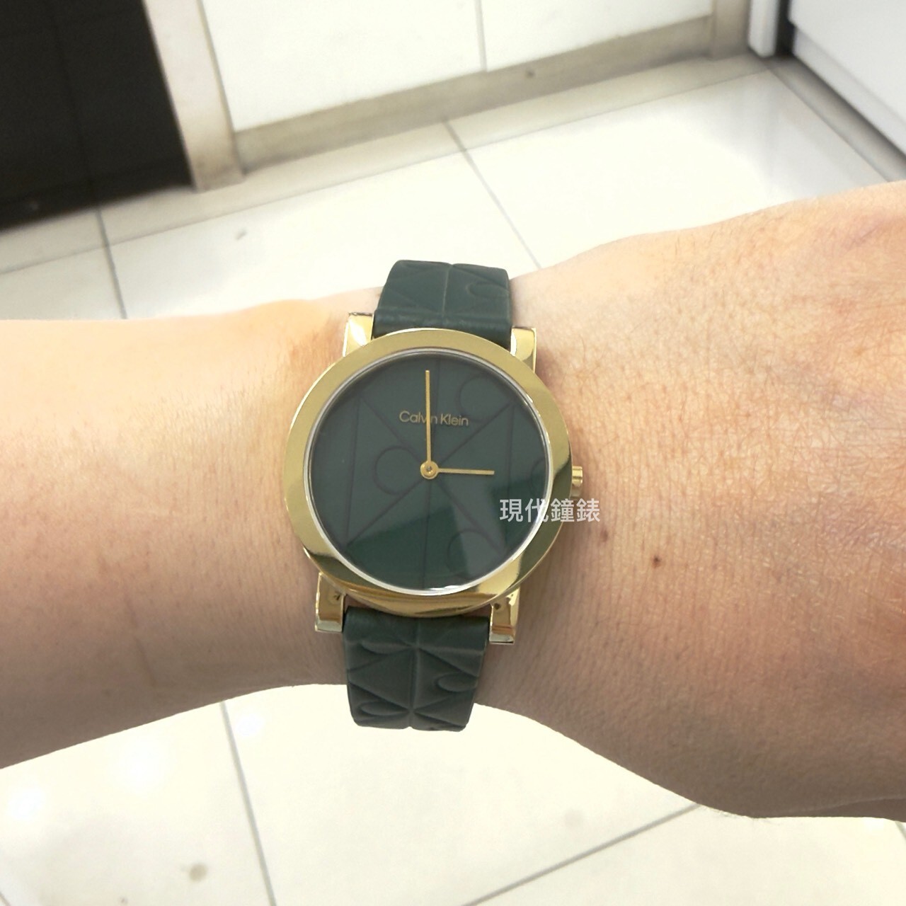 【CALVIN KLEIN】 CK 經典LOGO綠色皮帶錶 CK25100129 32mm 現代鐘錶