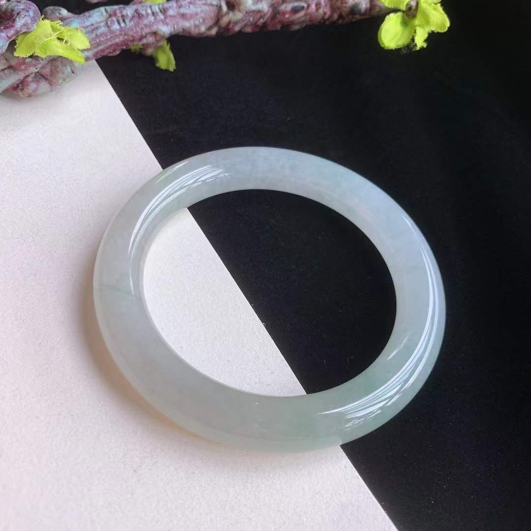 3262636 54mm冰種帶底色翡翠圓條手鐲 (52-54)