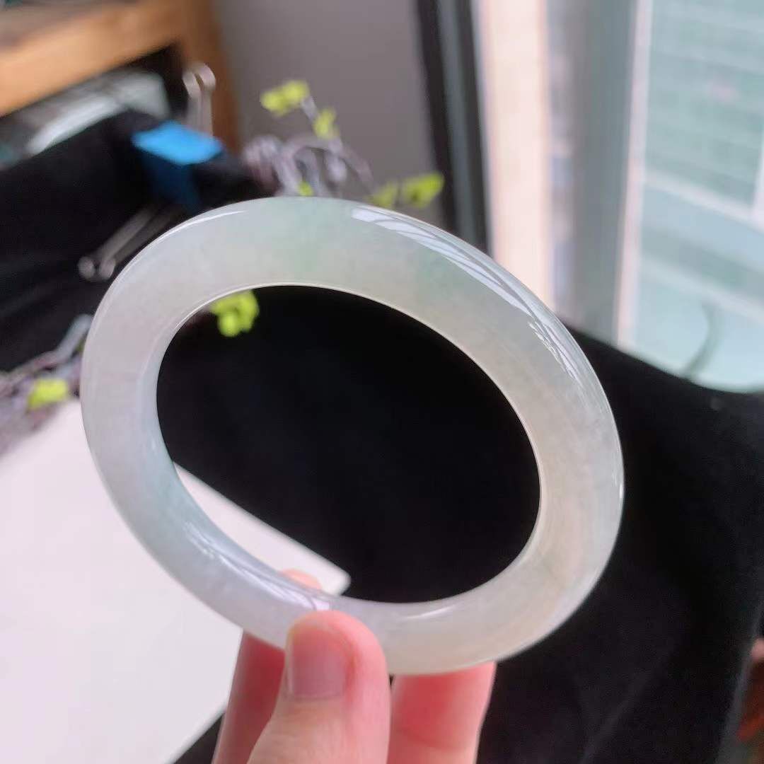 3262636 54mm冰種帶底色翡翠圓條手鐲 (52-54)