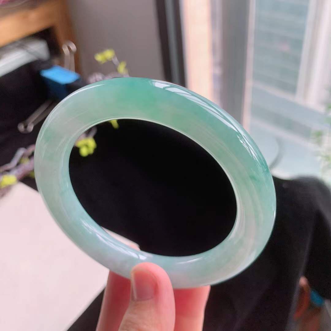 3262637 57.2mm冰種冰晴綠翡翠圓條手鐲 (56-58)