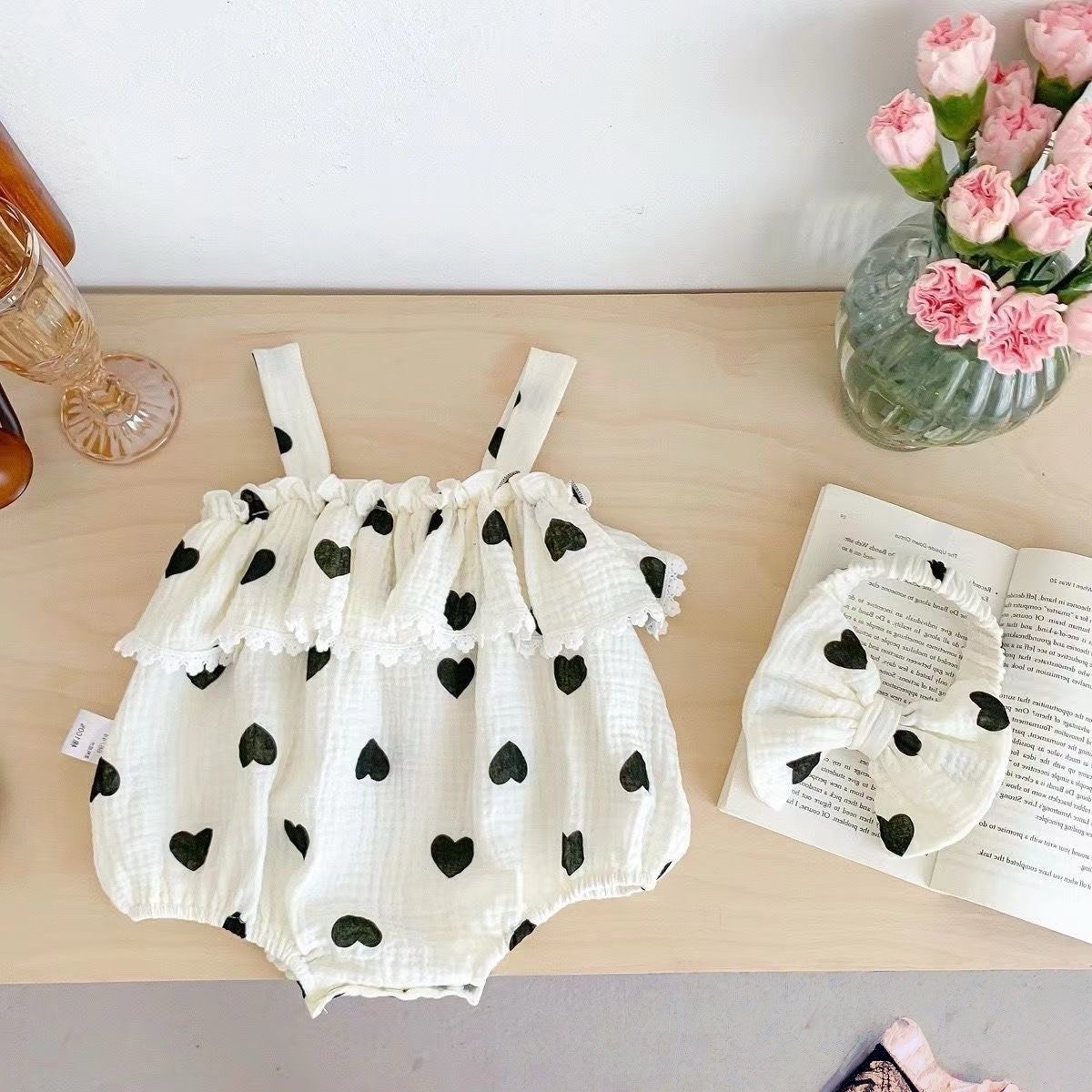 滿版吊帶愛心包屁衣|含髮帶