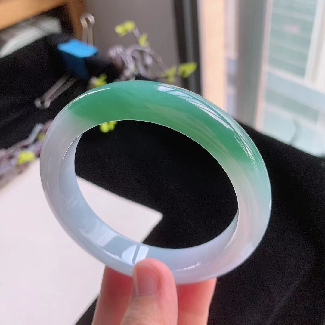 3262639 57.5mm冰種膠潤冰綠翡翠正圈手鐲 (56-58)