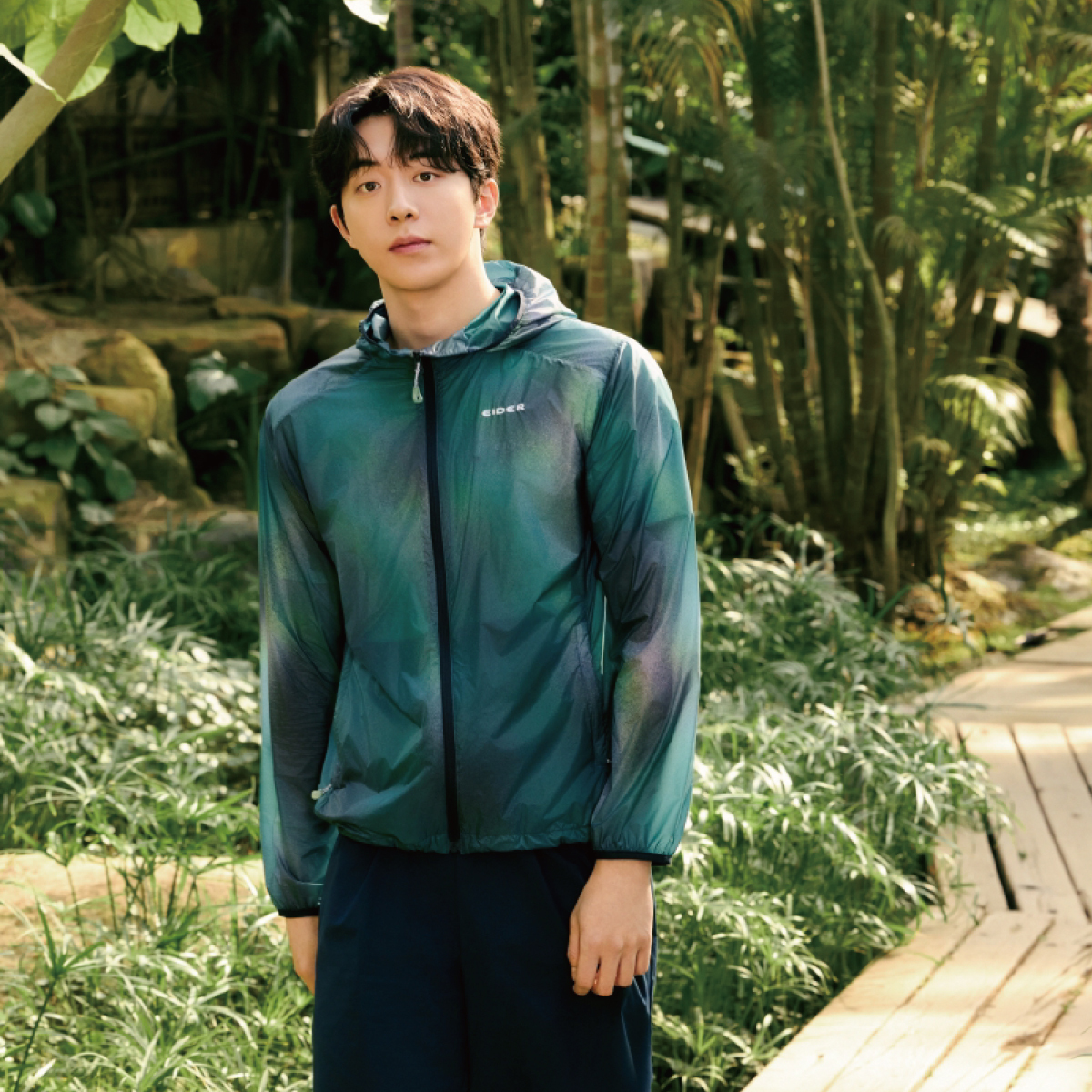 【EIDER】男Momentum輕量透氣連帽外套/26EDMM26109-[墨染綠]