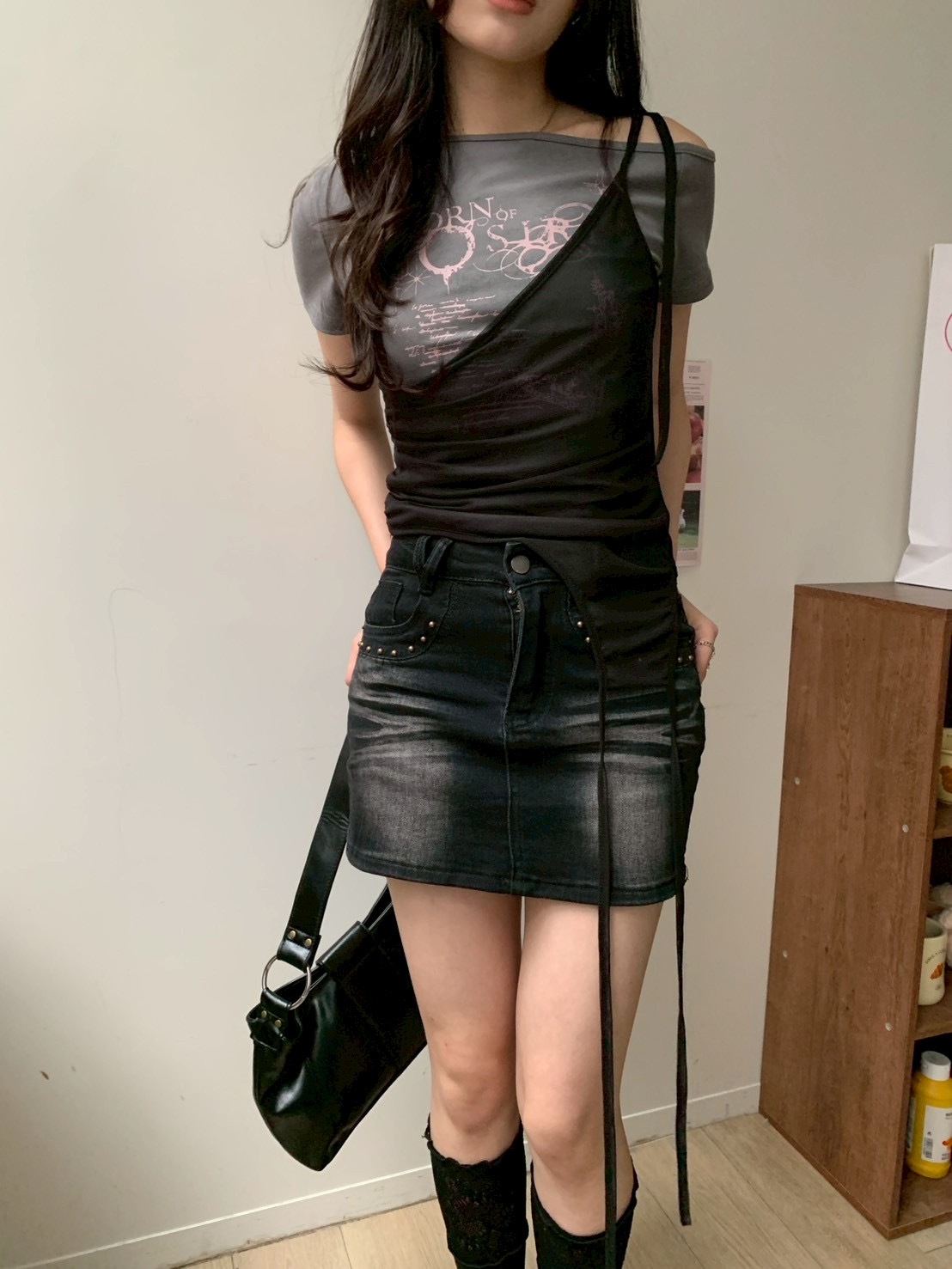 B110口袋撞卯釘牛仔短裙