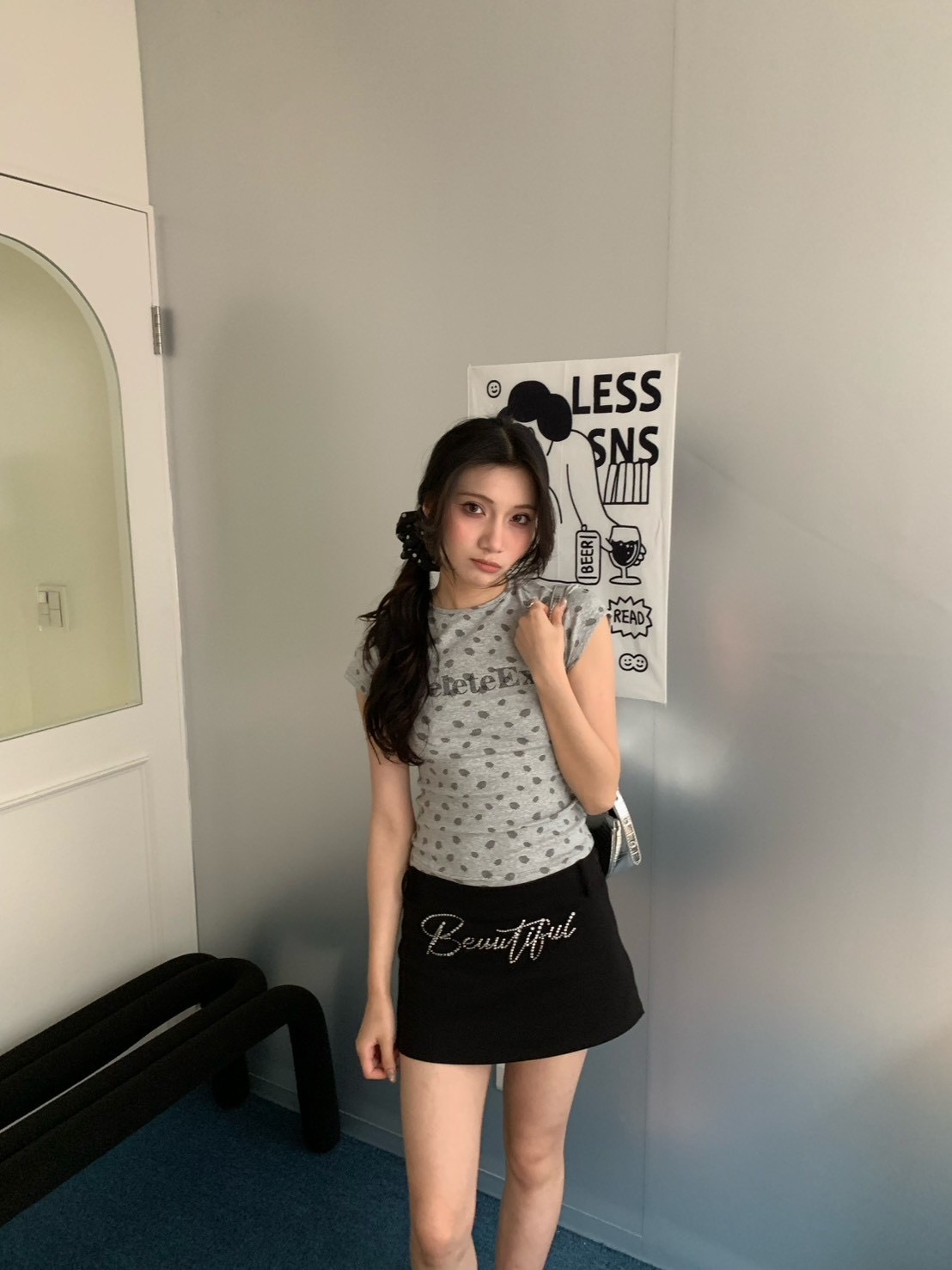 B159草莓燙鑽短袖上衣