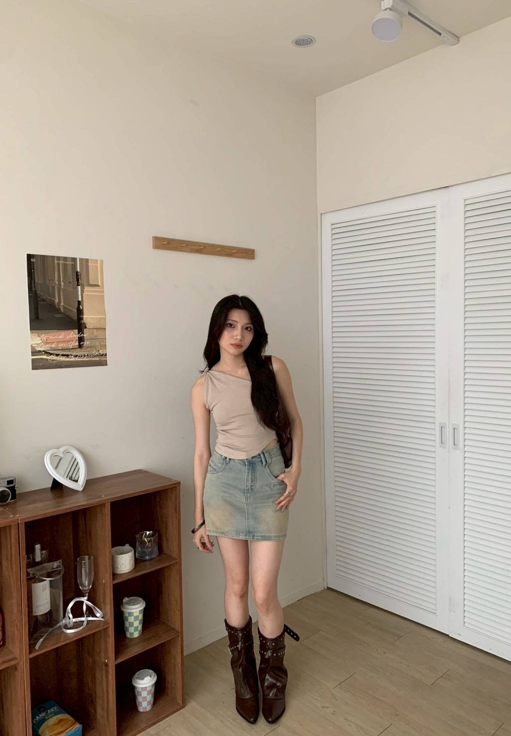 B194亮鑽水洗刷色牛仔短裙