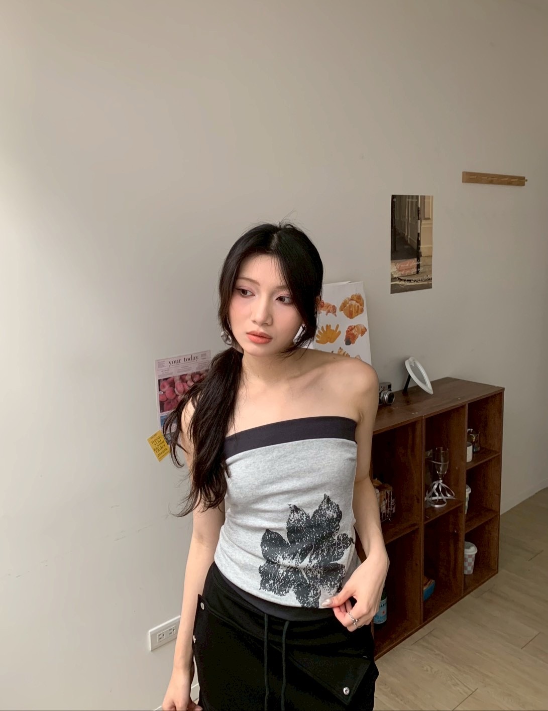 B124印花撞色平口上衣