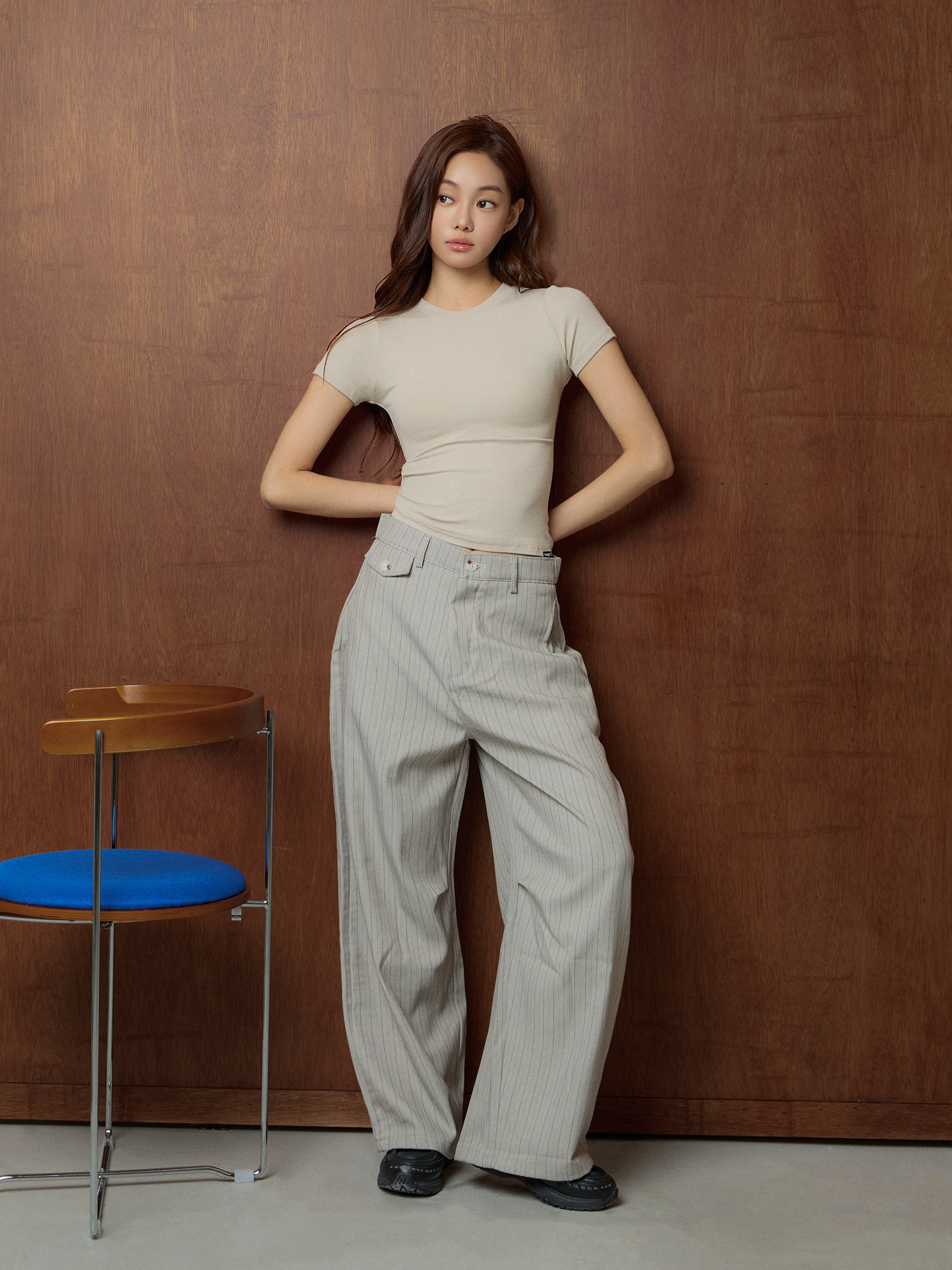 圓領修身短版短袖上衣