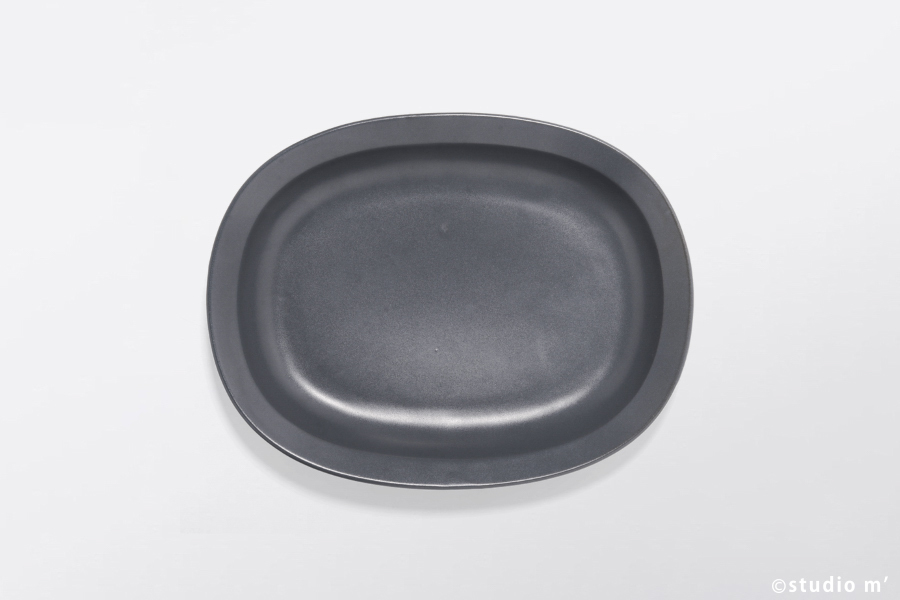 (尚未到貨) STUDIO M' - Karil 咖哩圓角盤 / 深灰