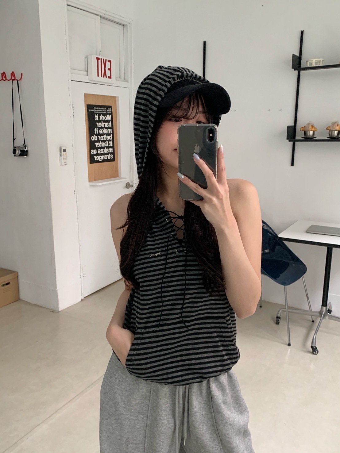 B192條紋設計連帽抽繩上衣