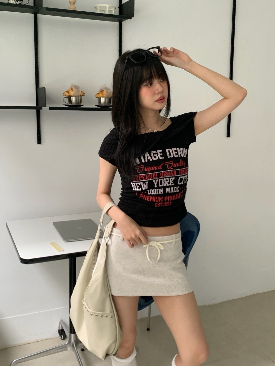 B151復古印花設計一字領