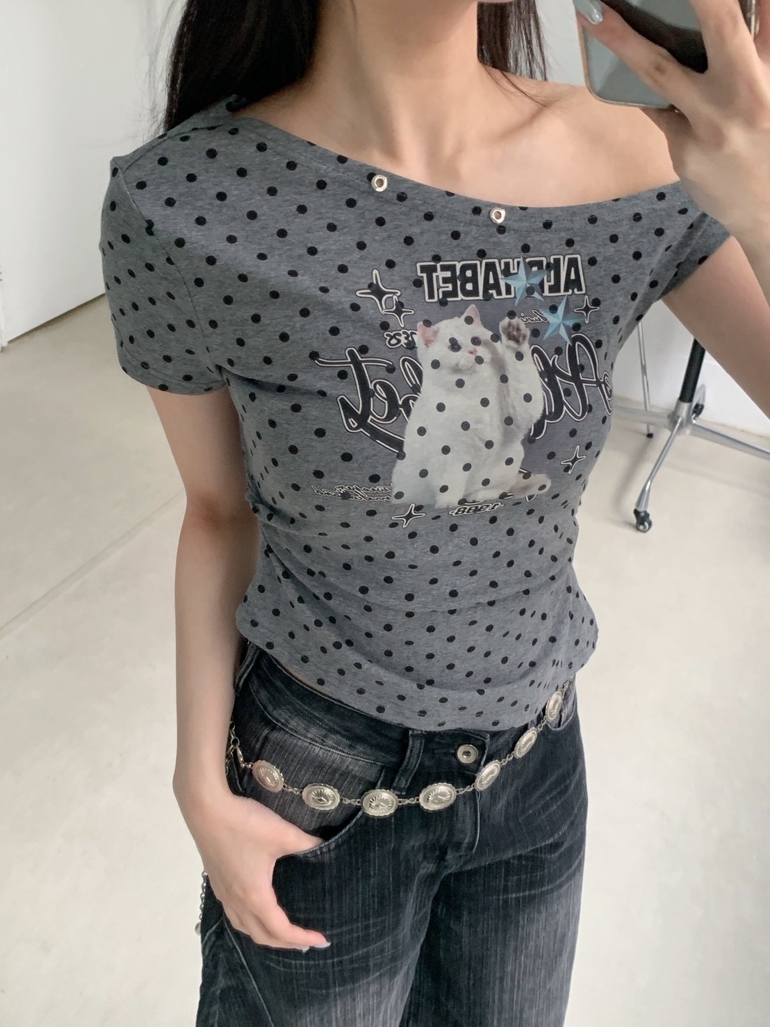 B172貓咪點點斜肩短袖上衣