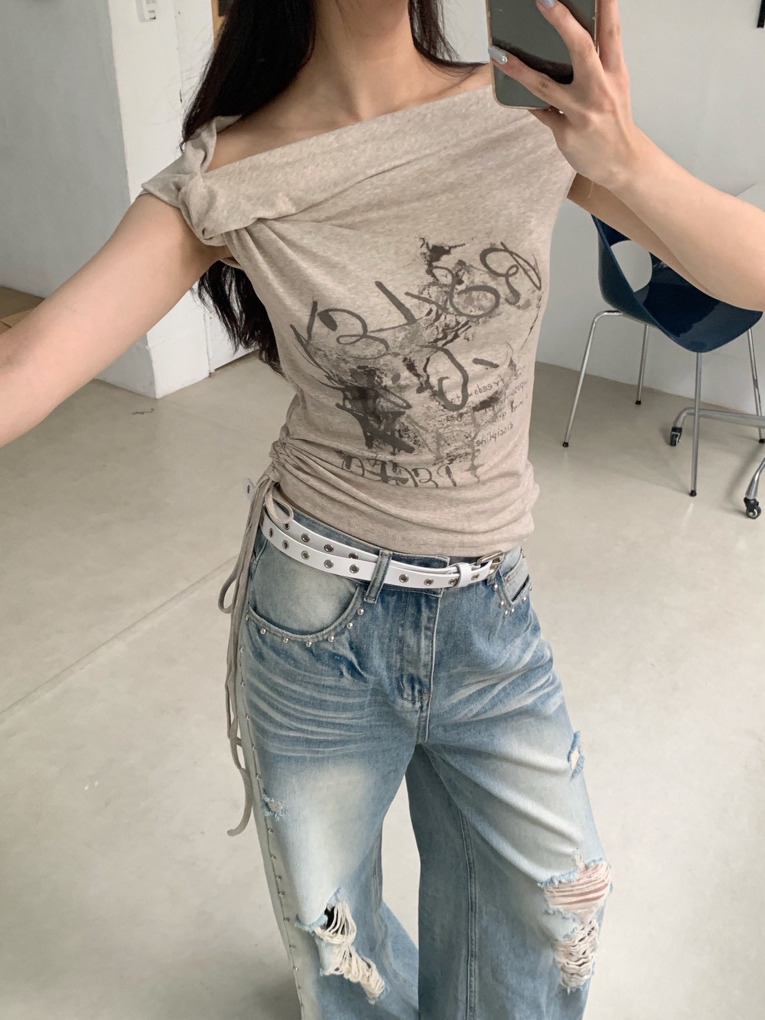 B167廢土感斜抓皺背心上衣