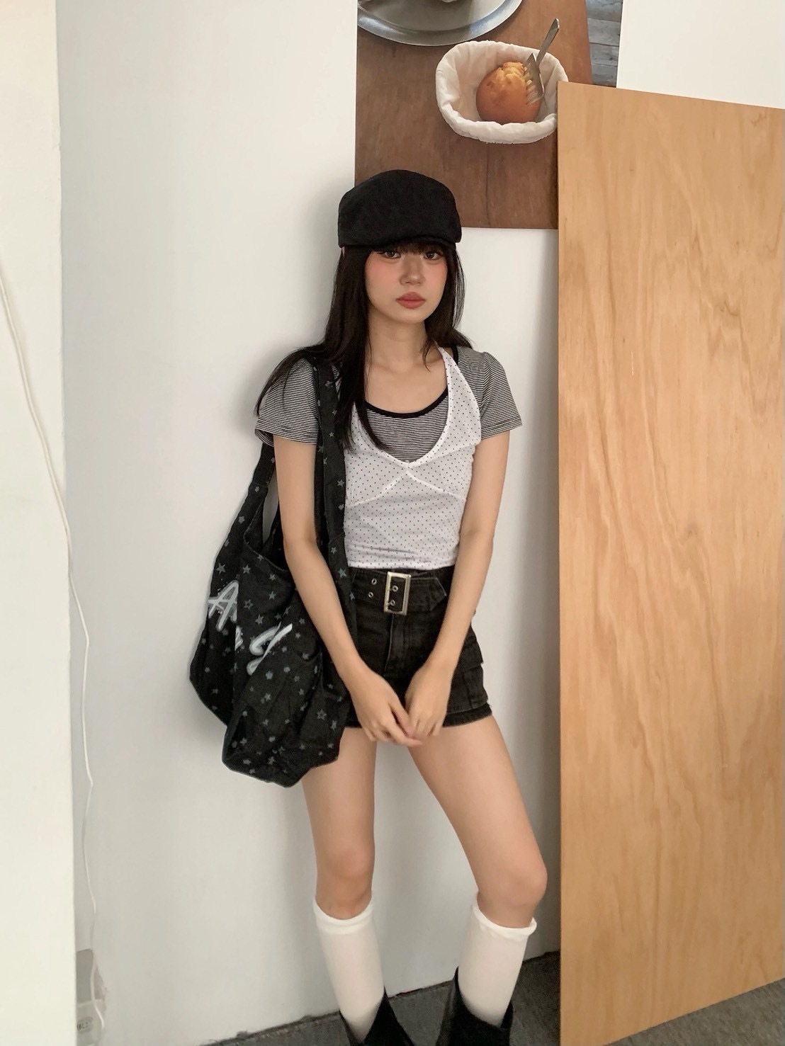 B196疊穿透膚波點掛脖上衣