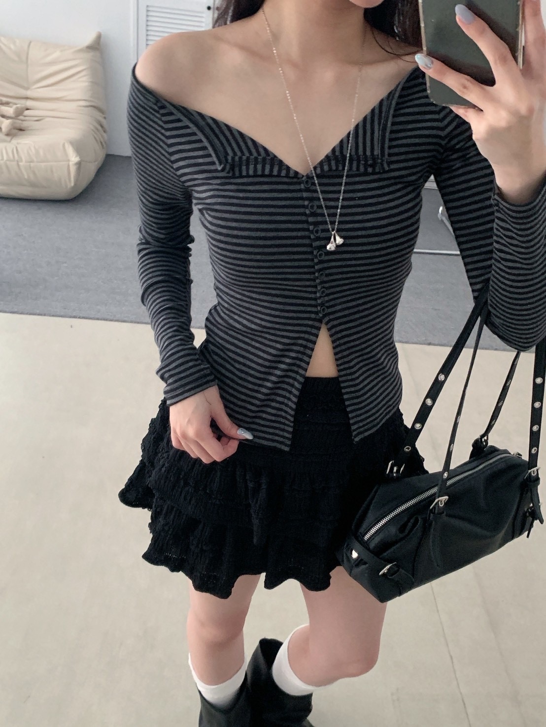 B135溫柔條紋鈕扣長袖上衣