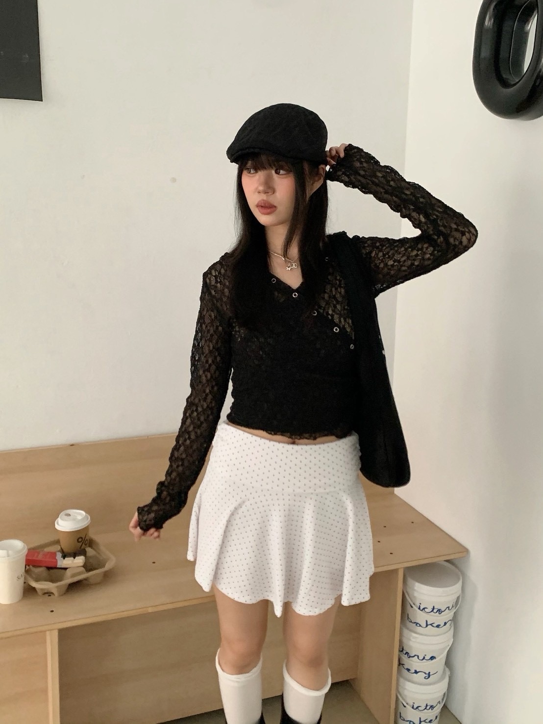 B195溫柔交叉設計蕾絲連帽長袖