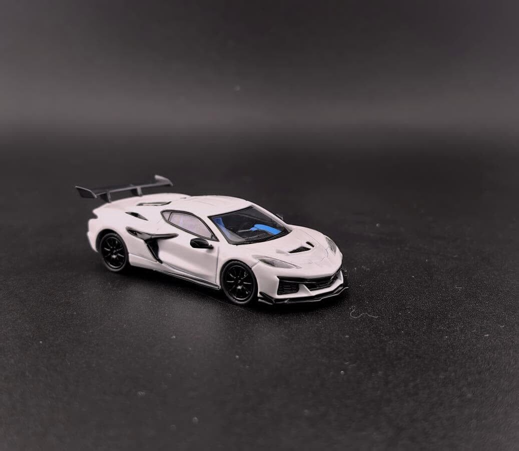 預訂:1/64 FineWorks64 Chevrolet Corvette C8 ZR1 Pearl White with Black Top (黑頂) (FWCCC8W )
