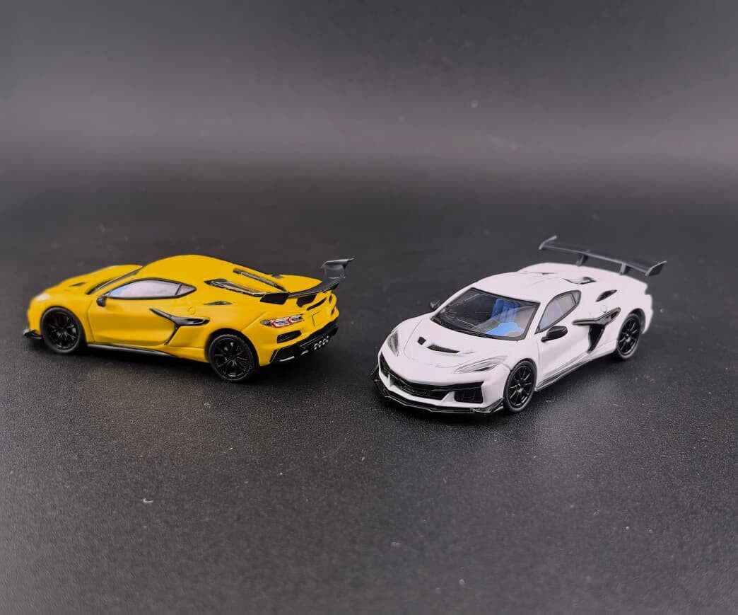 預訂:1/64 FineWorks64 Chevrolet Corvette C8 ZR1 Yellow with Black Top (黑頂) (FWCCC8Y )