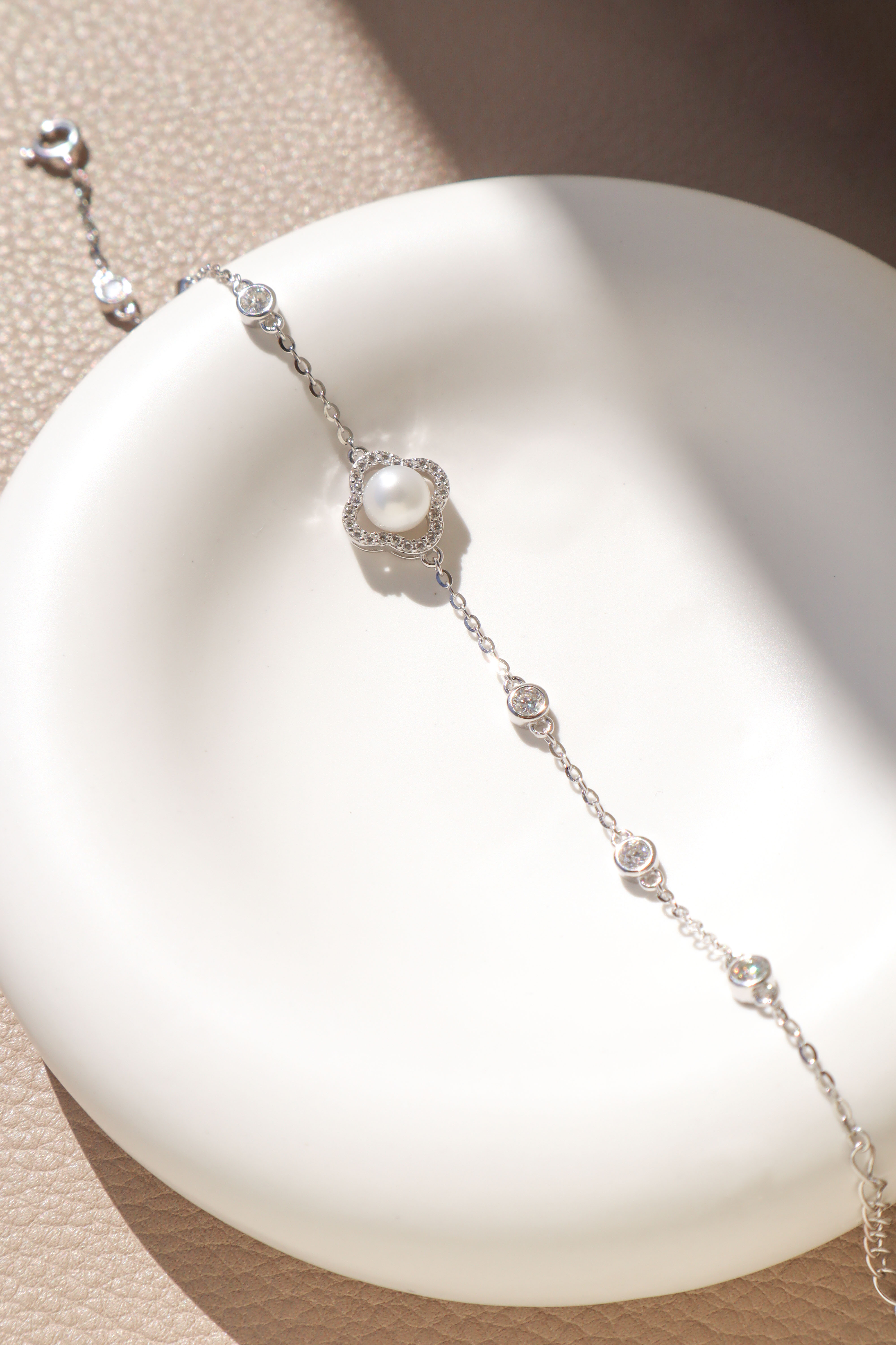 Silver/珍珠小花莫桑石手鍊