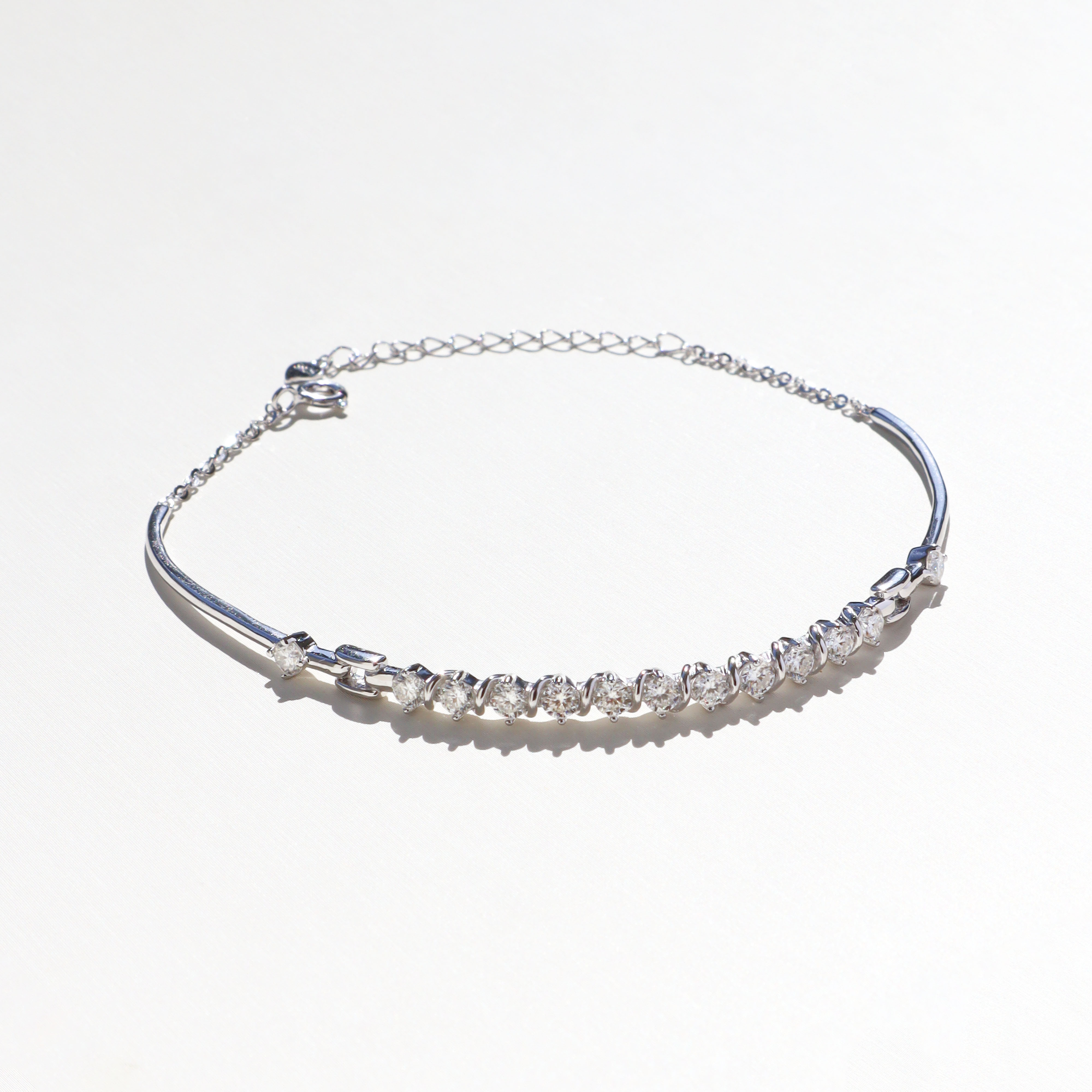 Silver/光澤排列莫桑石半鐲手鍊